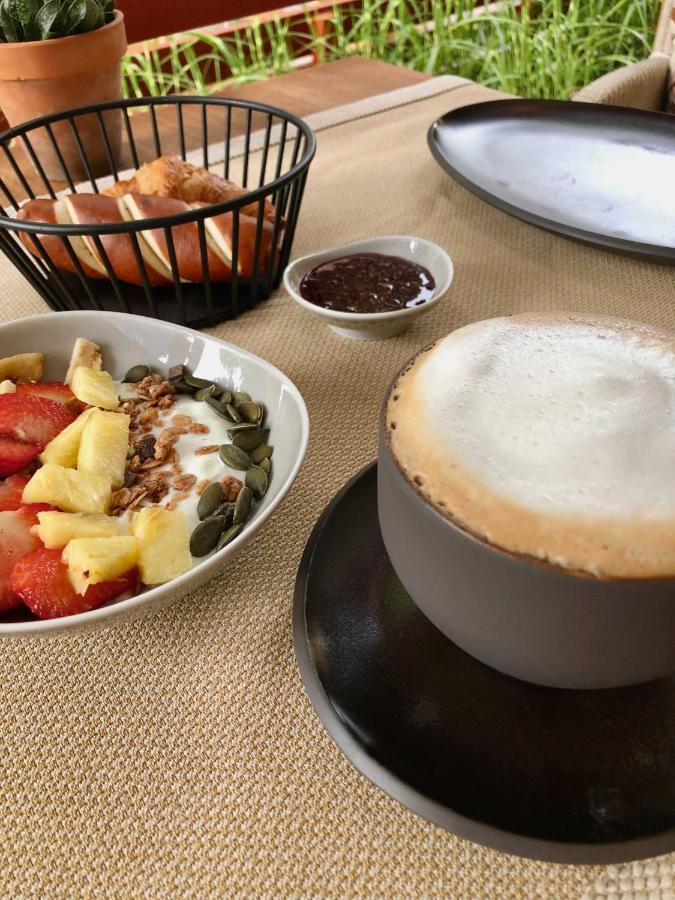 米达麦亚别墅、餐厅及酒店 罗滕堡 外观 照片